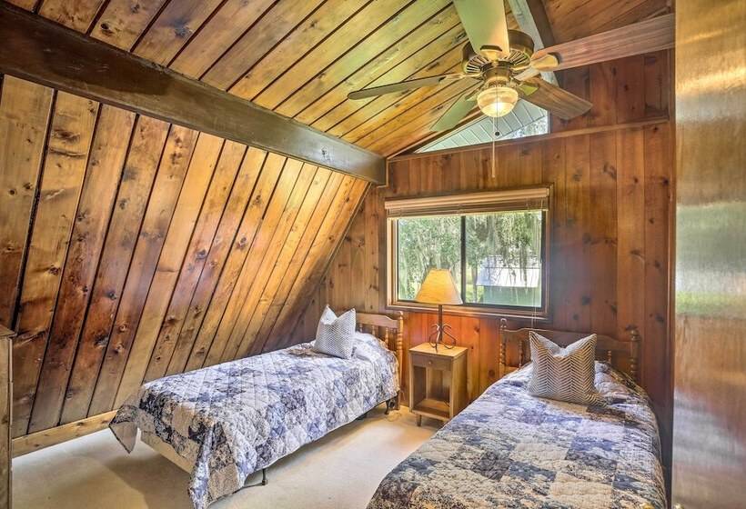 Lakefront Home W/ Game Room, Kayaks, & Fire Pit