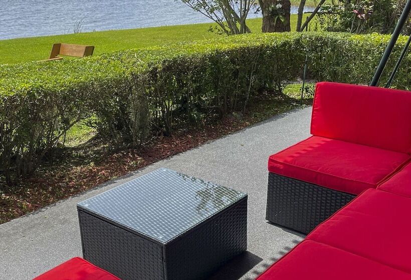 Lakefront Home W/ Game Room, Kayaks, & Fire Pit