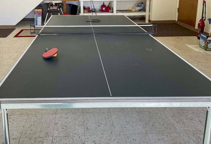 Lakefront Home W/ Game Room, Kayaks, & Fire Pit