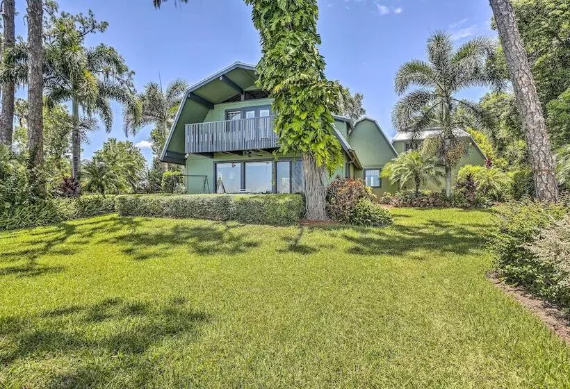 Lakefront Home W/ Game Room, Kayaks, & Fire Pit