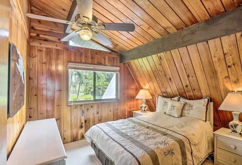 Lakefront Home W/ Game Room, Kayaks, & Fire Pit