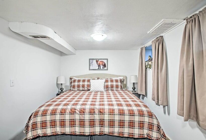 Whimsical Coeur D Alene Escape, Walk To Beach!