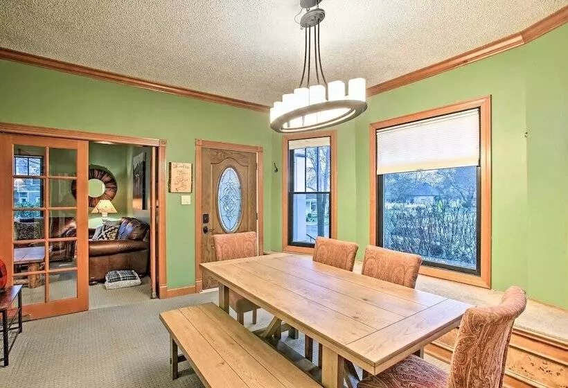 Whimsical Coeur D Alene Escape, Walk To Beach!