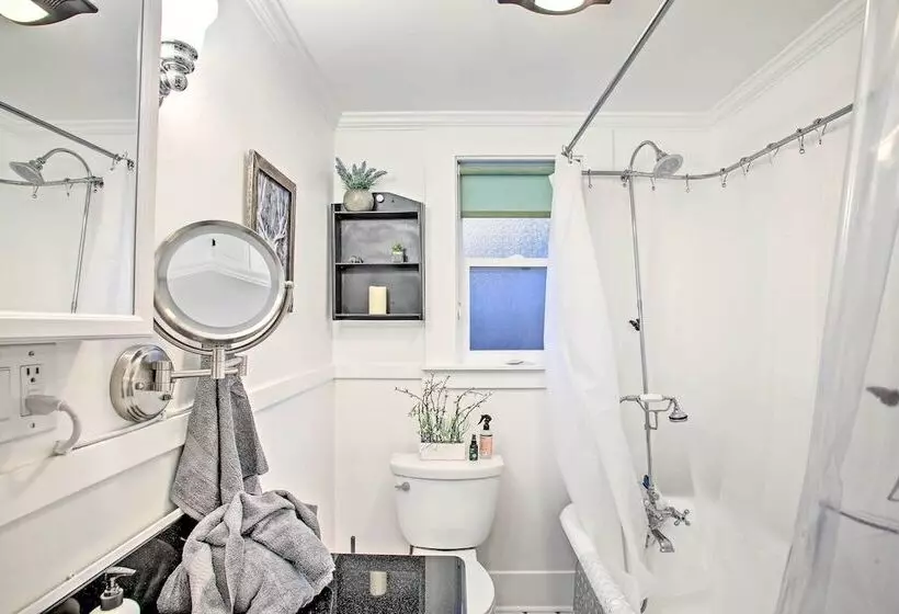 Whimsical Coeur D Alene Escape, Walk To Beach!