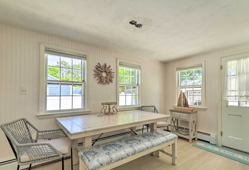 Charming West Yarmouth Home ~ 2 Mi To Beach!
