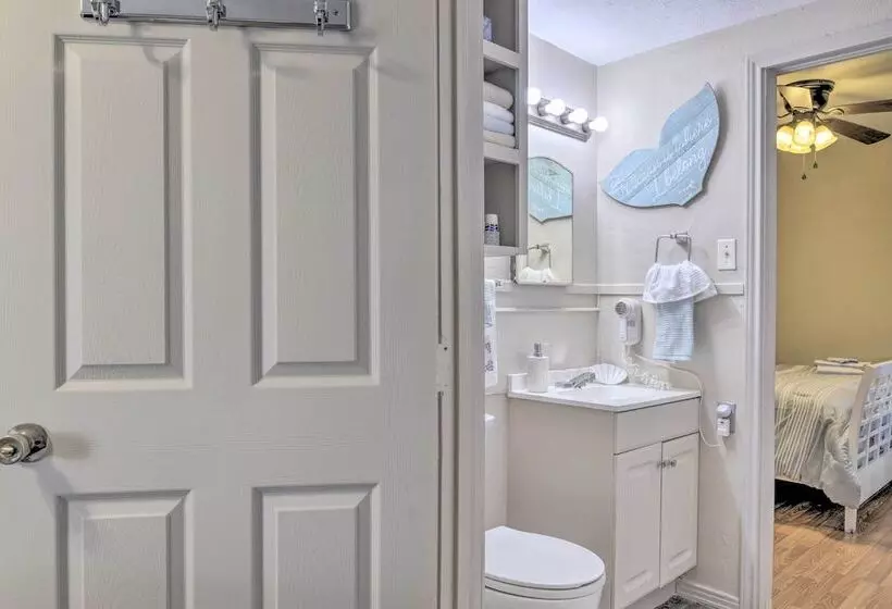 Fire Pit & Grill: Fishing Cottage In Aransas Pass!