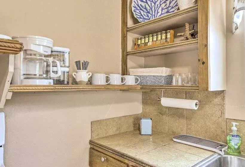 Fire Pit & Grill: Fishing Cottage In Aransas Pass!