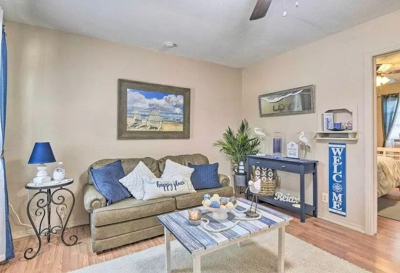 Fire Pit & Grill: Fishing Cottage In Aransas Pass!