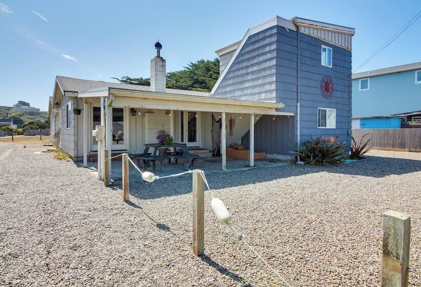 Bandon Home W/ Patio, Steps To South Jetty Park