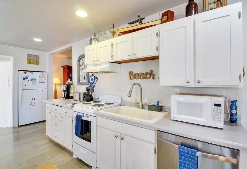 Bandon Home W/ Patio, Steps To South Jetty Park