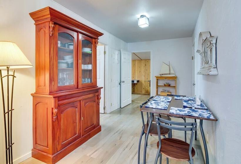 Bandon Home W/ Patio, Steps To South Jetty Park