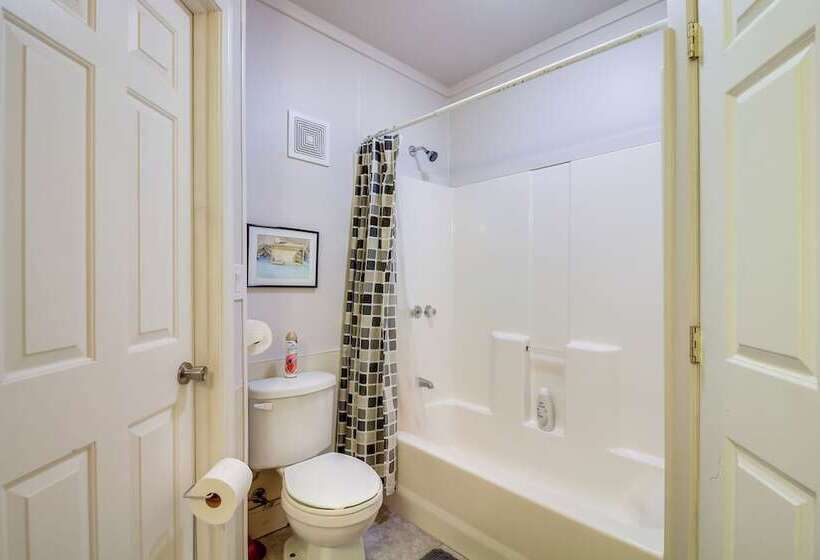 Bandon Home W/ Patio, Steps To South Jetty Park