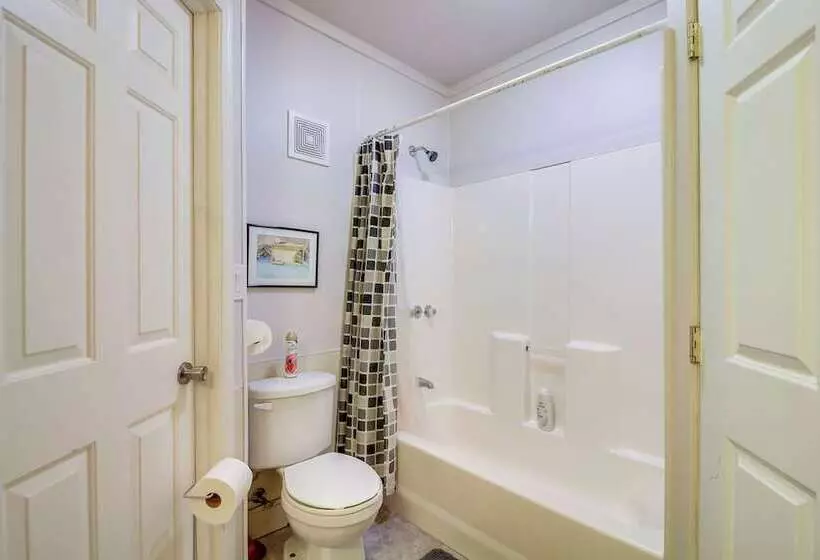 Bandon Home W/ Patio, Steps To South Jetty Park