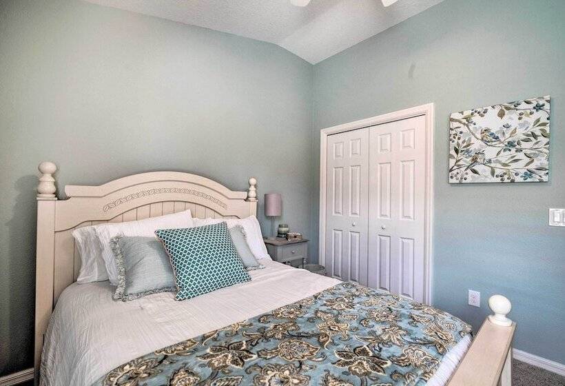 Bright Florida Home Near Tons Of Golf Courses