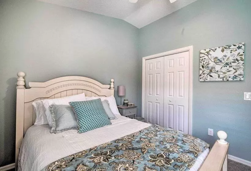 Bright Florida Home Near Tons Of Golf Courses