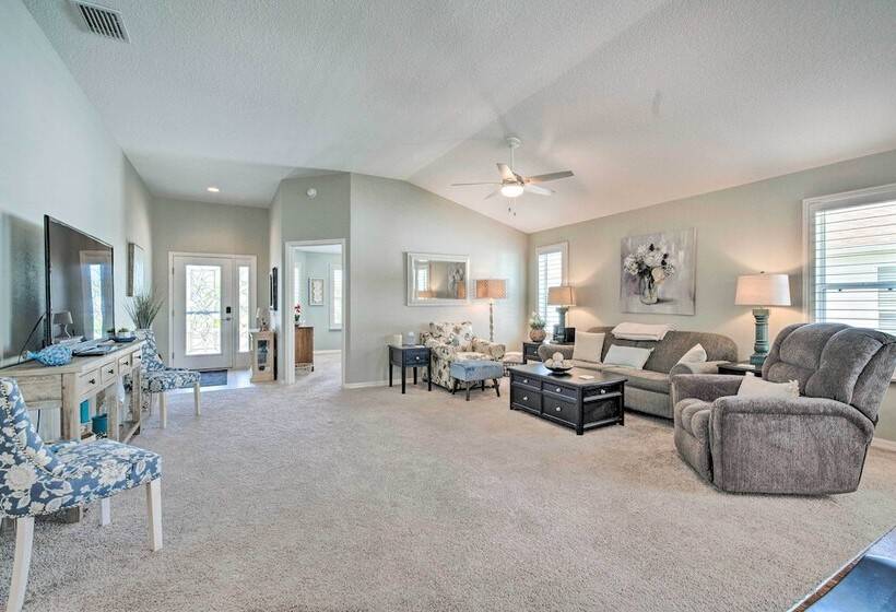 Bright Florida Home Near Tons Of Golf Courses