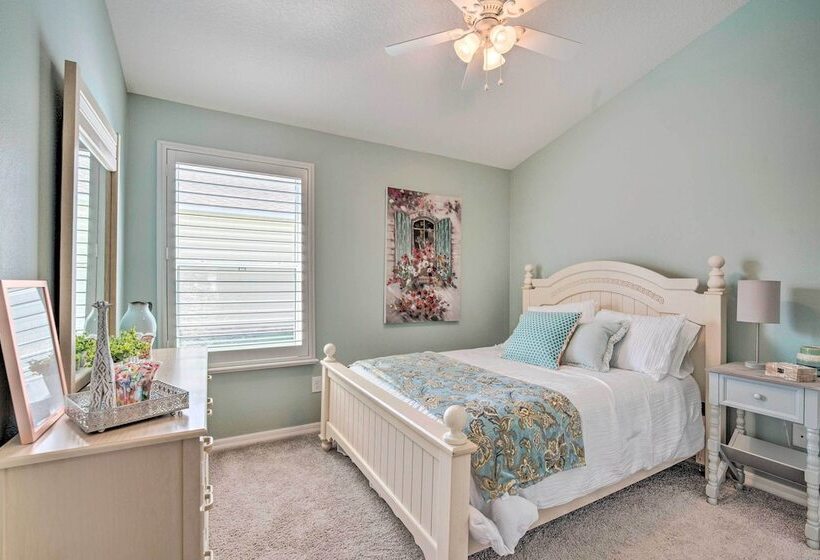 Bright Florida Home Near Tons Of Golf Courses