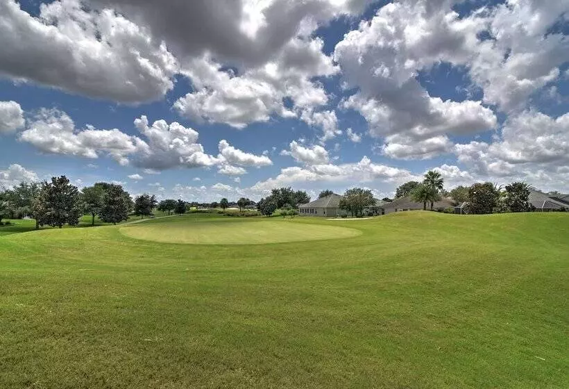Bright Florida Home Near Tons Of Golf Courses