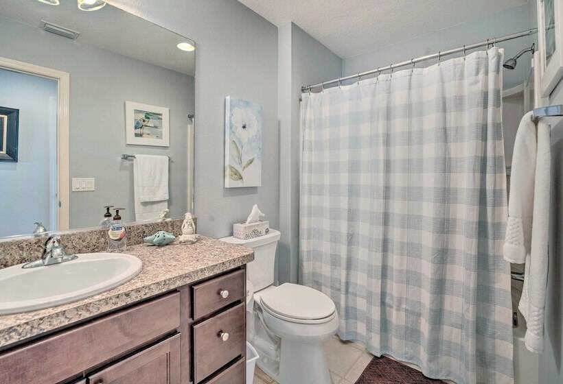 Bright Florida Home Near Tons Of Golf Courses