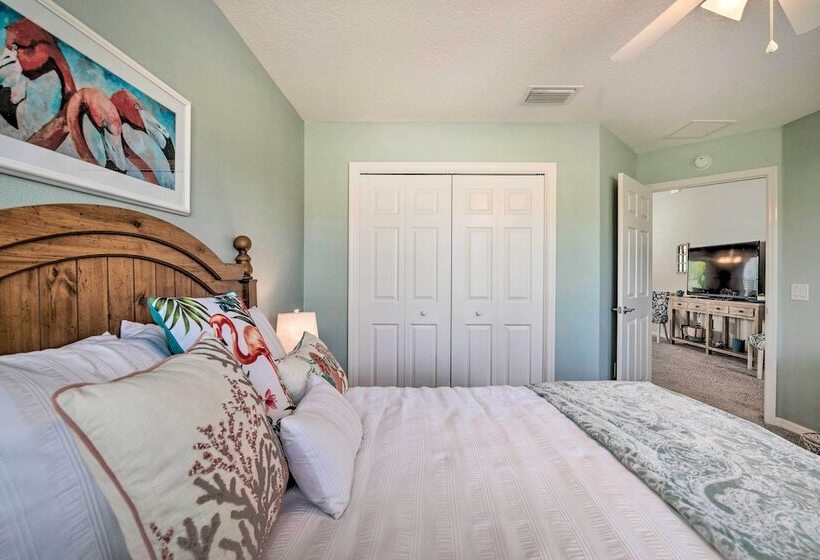 Bright Florida Home Near Tons Of Golf Courses