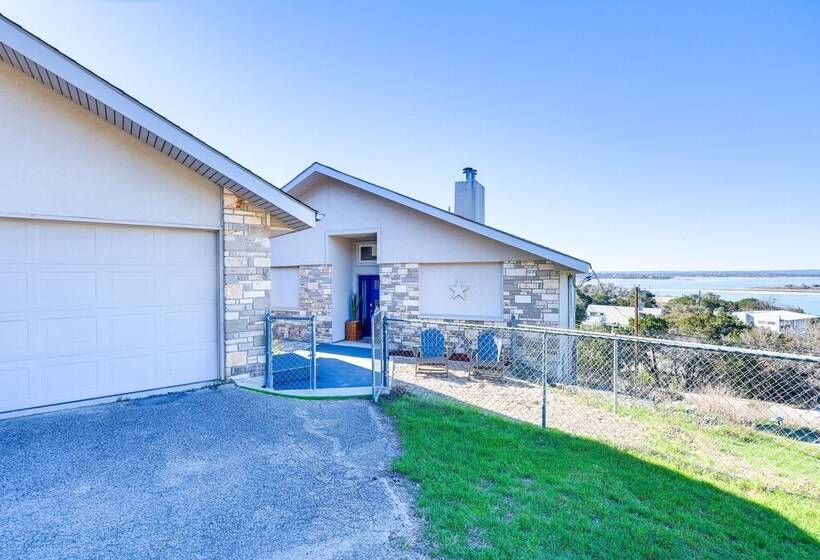 Canyon Lake Retreat W/ Hot Tub, Decks & Lake Views