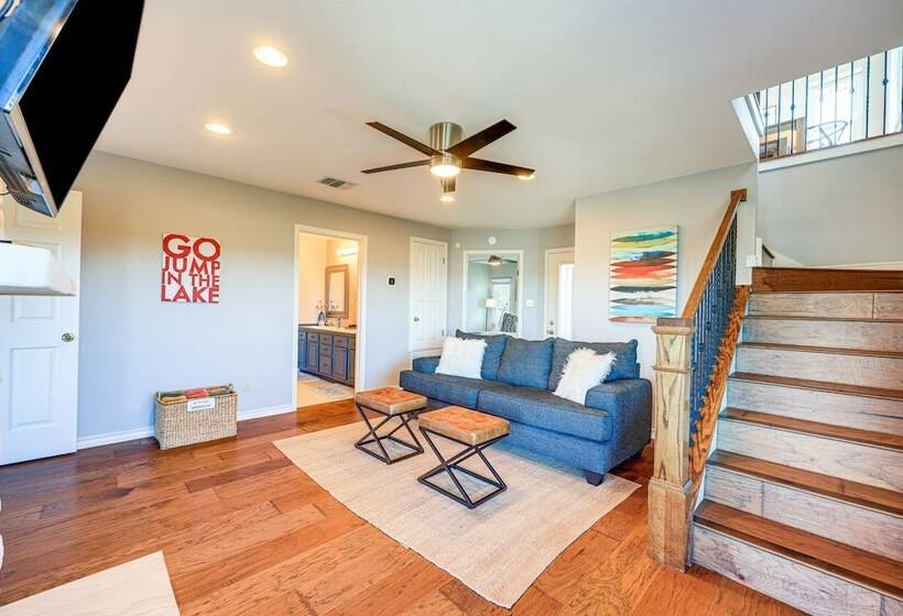 Canyon Lake Retreat W/ Hot Tub, Decks & Lake Views