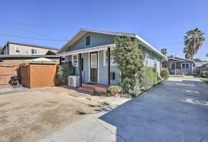 Charming Craftsman Cottage With Garden & Hot Tub!