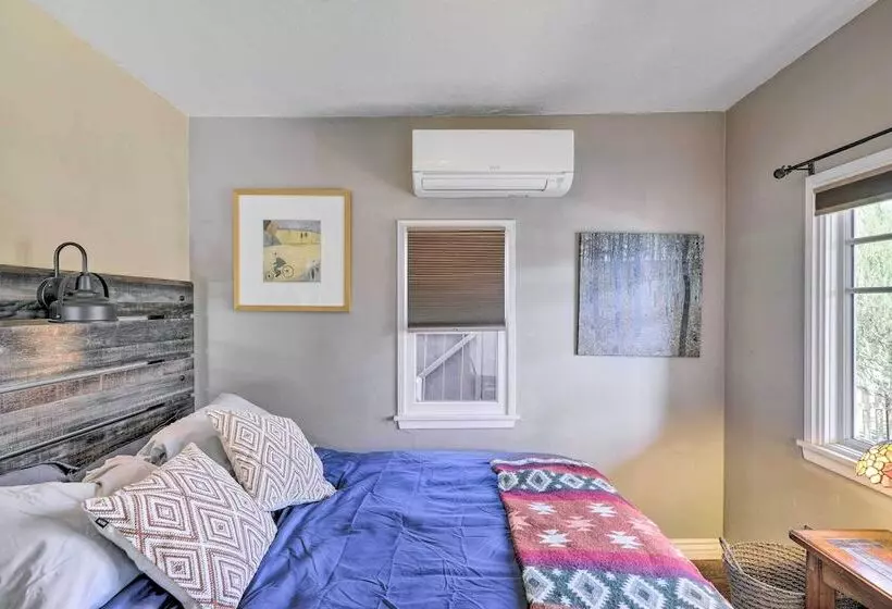 Charming Craftsman Cottage With Garden & Hot Tub!