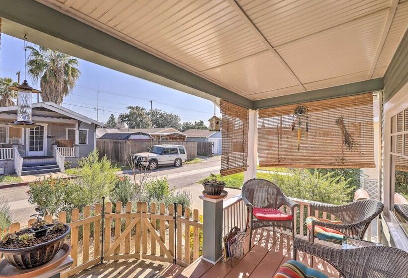 Charming Craftsman Cottage With Garden & Hot Tub!