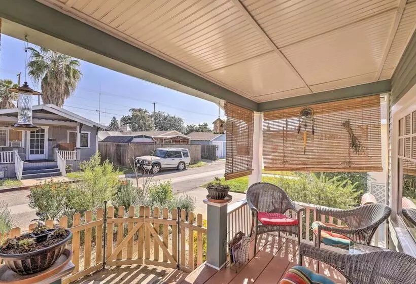 Charming Craftsman Cottage With Garden & Hot Tub!