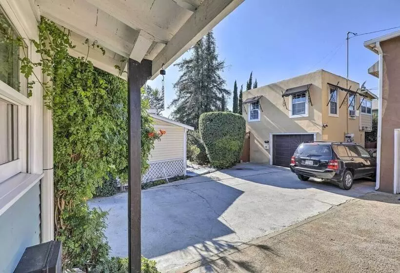 Charming Craftsman Cottage With Garden & Hot Tub!