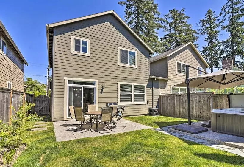 Portland Home W/ Private Hot Tub: 9 Mi To Downtown