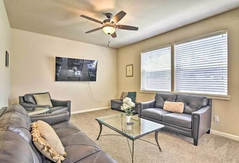 Portland Home W/ Private Hot Tub: 9 Mi To Downtown