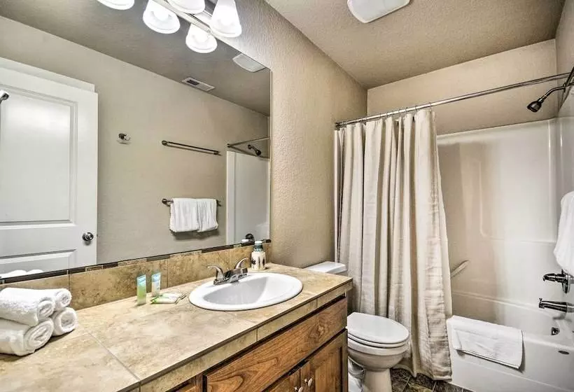 Portland Home W/ Private Hot Tub: 9 Mi To Downtown