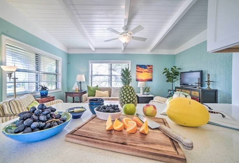 Coastal Pcb Cottage W/pool & Bbq: 1block To Beach!