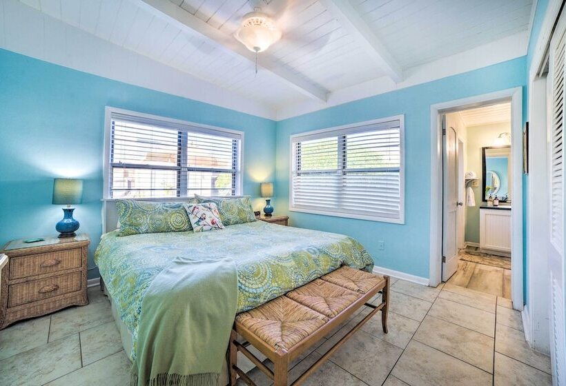 Coastal Pcb Cottage W/pool & Bbq: 1block To Beach!