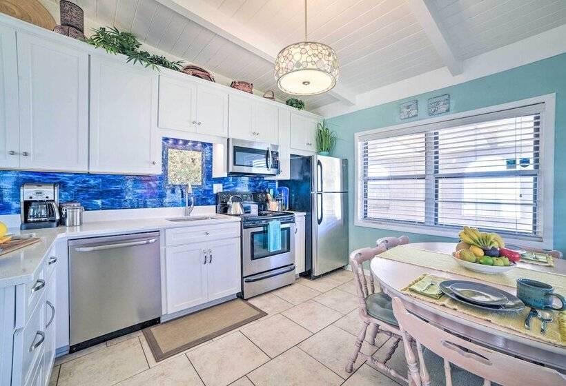 Coastal Pcb Cottage W/pool & Bbq: 1block To Beach!