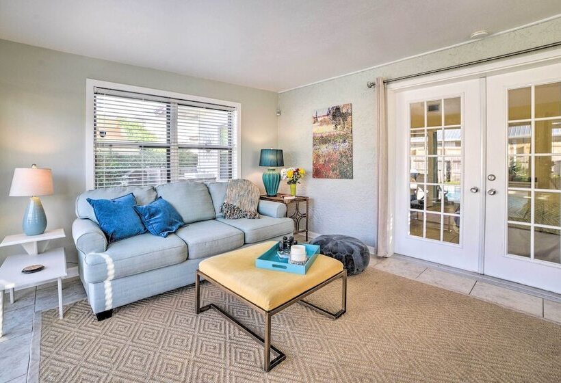 Coastal Pcb Cottage W/pool & Bbq: 1block To Beach!