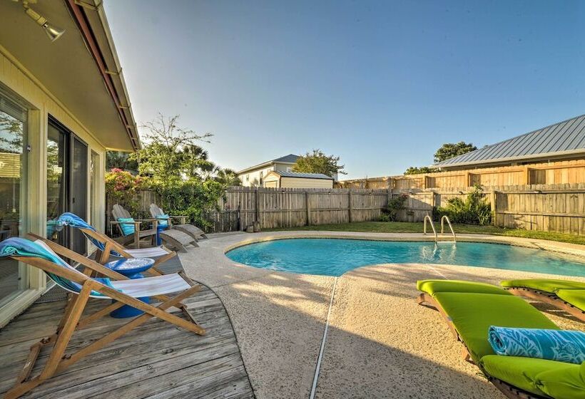 Coastal Pcb Cottage W/pool & Bbq: 1block To Beach!