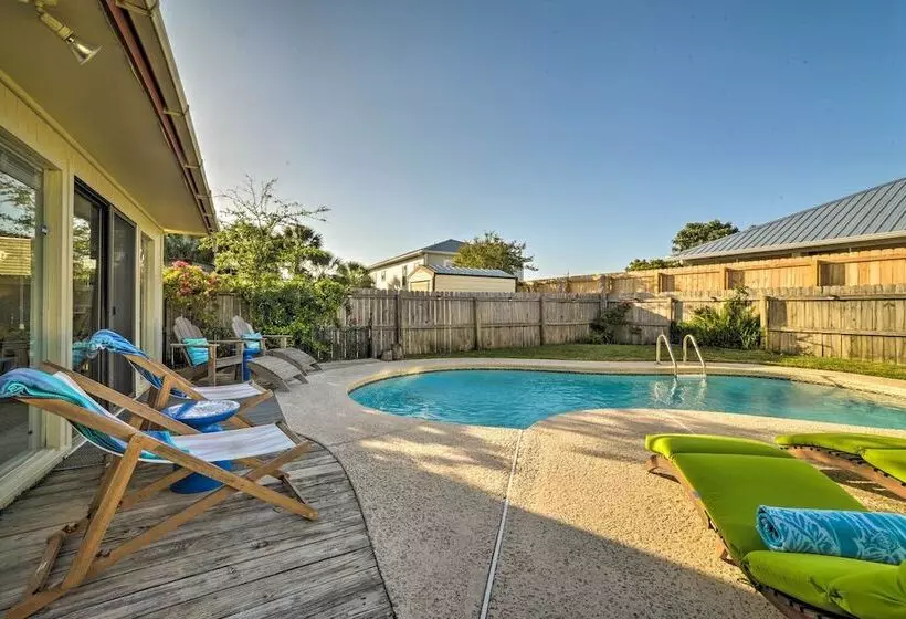 Coastal Pcb Cottage W/pool & Bbq: 1block To Beach!