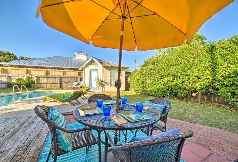 Coastal Pcb Cottage W/pool & Bbq: 1block To Beach!