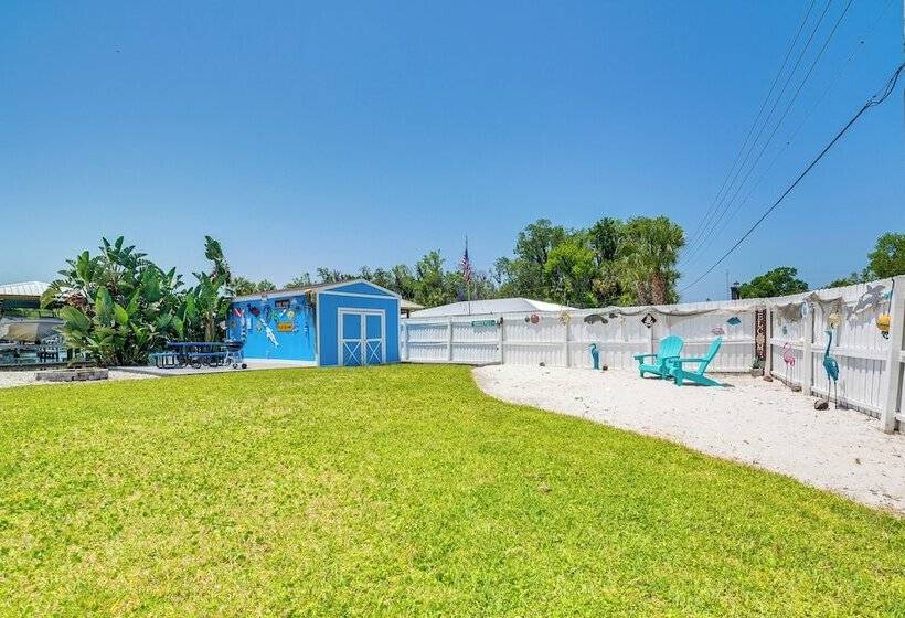 Colorful Canalfront Home   Boat Dock, Deck, Kayaks