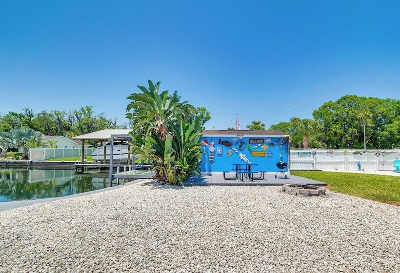 Colorful Canalfront Home   Boat Dock, Deck, Kayaks