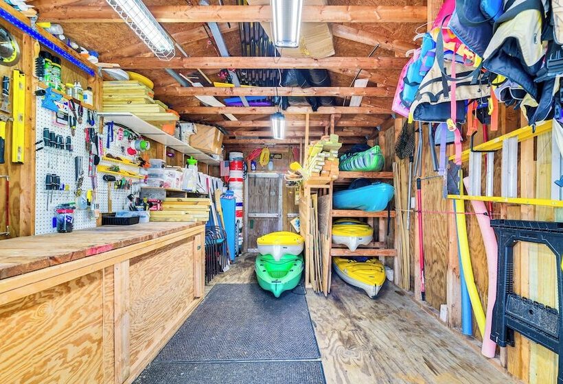 Colorful Canalfront Home   Boat Dock, Deck, Kayaks