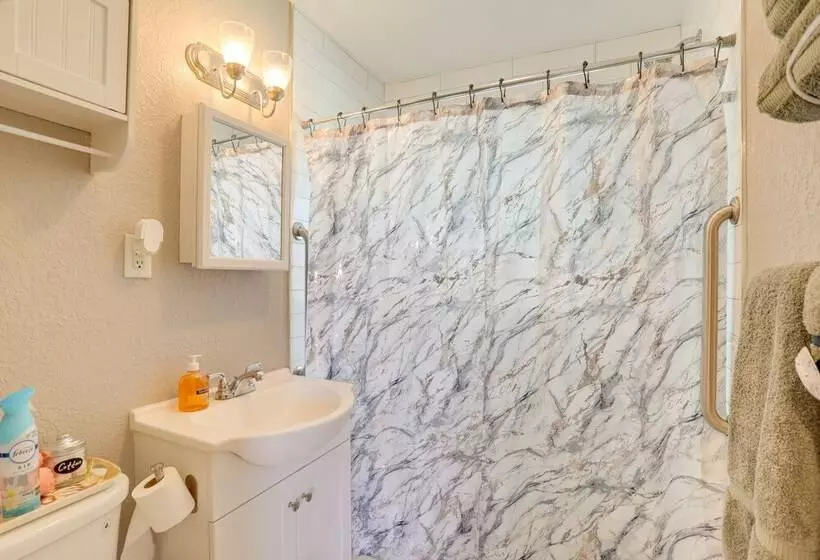 Colorful Coastal Home W/ Pool, 6 Mi To Beach!