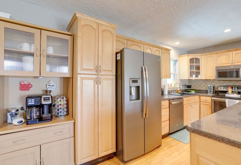 Colorful Coastal Home W/ Pool, 6 Mi To Beach!