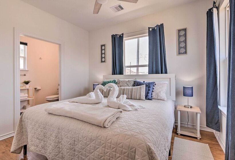 Walk To Beach: Colorful Home W/ Patio In Galveston