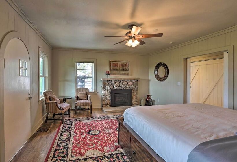 Conifer Cabin W/ Mountain Views On 100 Acres!