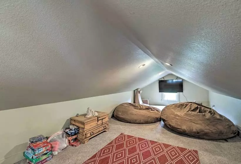 Conifer Cabin W/ Mountain Views On 100 Acres!