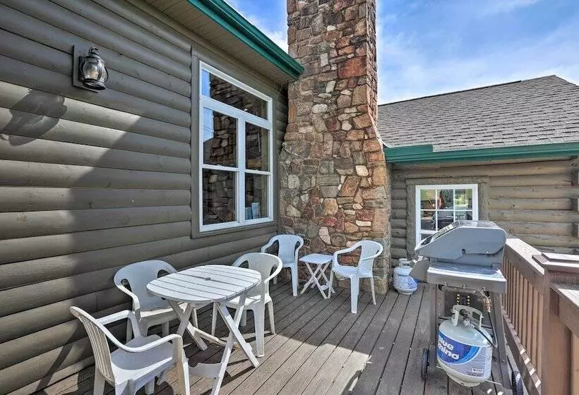 Conifer Cabin W/ Mountain Views On 100 Acres!